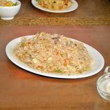 2235 Пържено оризово фиде с морски деликатеси и зеленчуци (600г)