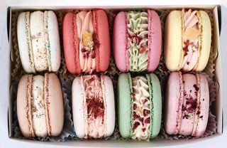 Макарон коробочка (8шт)