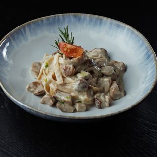 Фетучіні з білими грибами