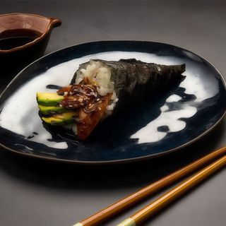 144.- Temaki Anguila