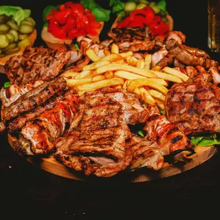 Platou mixt grill Baghera - 8 persoane