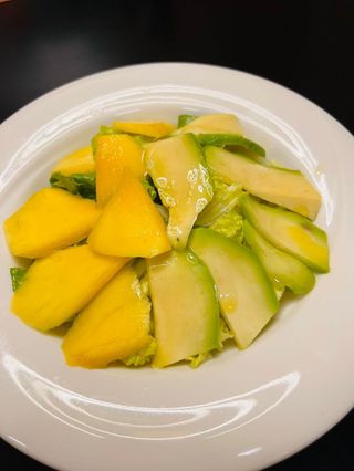 A54. Cocktail mango e avocado