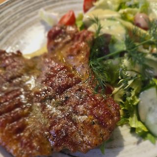 Karkówka z masłem czosnkowym 