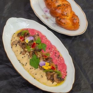 Hummus Tradicional Y Hummus De Remolacha