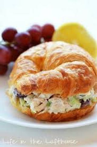 64 Croisant De Atún