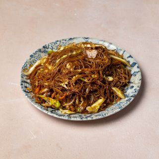Prženi pirinčani rezanci sa povrćem 蔬菜炒粉干