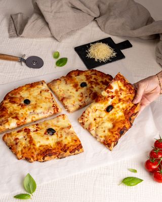 Pizza margarita (trozo)