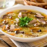 Супа от пилешко месо и ароматни гъби (300г)