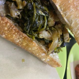  Cuzzetiello con broccoli e salssiccia 