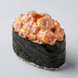 Gunkan z tuńczykiem