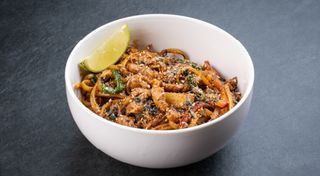 Локшина Удон зі свининою та соусом блек пеппер (0,250 г)