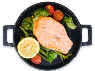 Лосось з броколі та спаржею (400g)