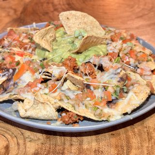 1. Nachos Con Chorizo