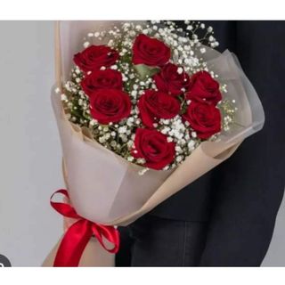 წითელი ვარდები და გიფსოფილა (10ც)