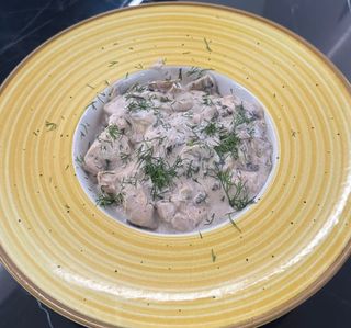 Piept de pui cu smantana si ciuperci