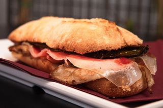 Bocadillo serranito