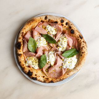 Pizza Mortadella e Stracciatella