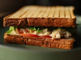 Сендвіч з куркою (280g)