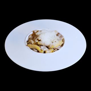 Rigatoni Stroganoff cu mușchi de vită