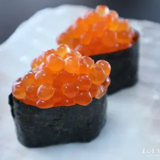 27.huevas de salmón (2 uds)