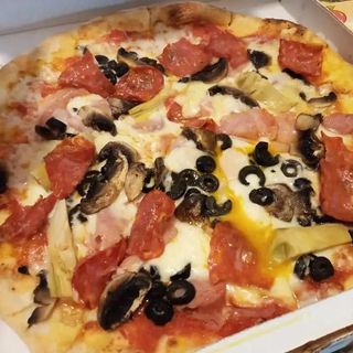 Pizza capricciosa