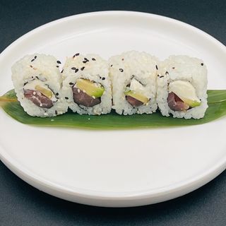151. Maguro uramaki