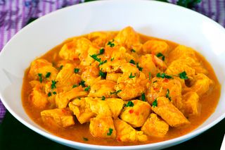 Pollo con curry