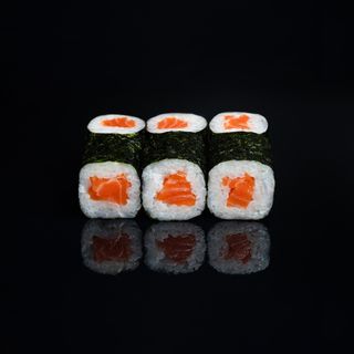 Макі лосось (130г)