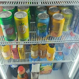 Todos tipo de refrescos y sumos.. 
