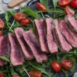 Tagliata piemontese con rucola e datterini