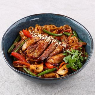 Вок зі свининою