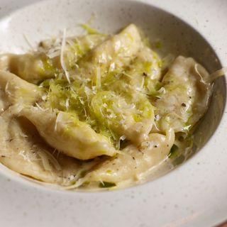 Вареники с картофелем и трюфельным маслом