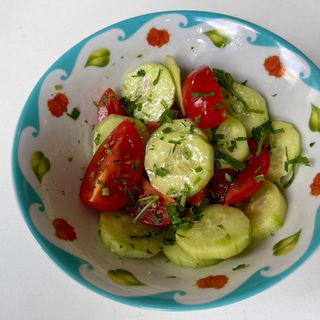 Салат овочевий з домашньою олією (160г)