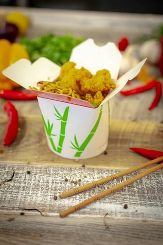 Box Makaron z Chrupi��cym Kurczakiem