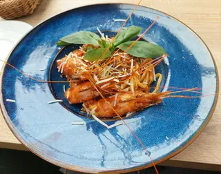 Pasta cu crevete tigru in sos de rosii