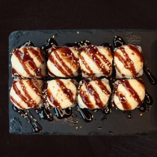 Запеченный ролл с курицей 