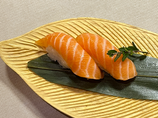 Nigiri salmone