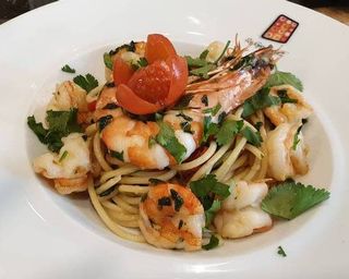 Spaghetti a L'álio e Gamberetti