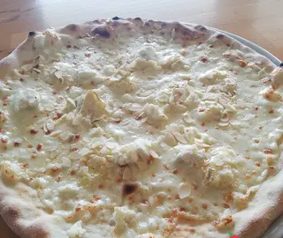 Mala Pizza Bianca