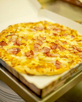 Pizza Napoletana Familiar