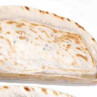 Cassone vegetariano pomodoro e mozzarella