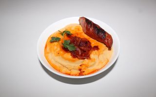 Fasole batuta cu carnati afumati