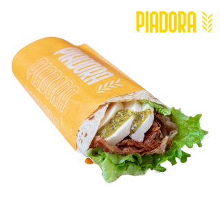 Pancetta grigliata, fior di latte, lattuga e pesto di pistacchi 