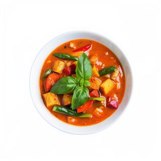 Curry Rojo De Verdura Con Verduras Y Albahaca