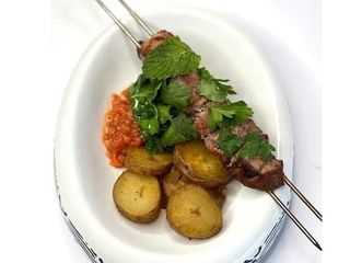 Шашлик свинний з смаженою картоплею (310g)