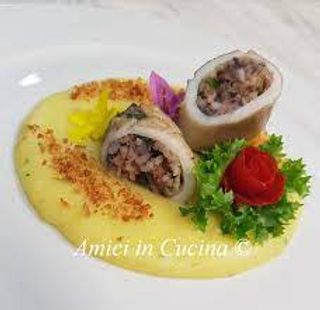 Calamaro ripieno grigliato su vellutata di patate e zafferano