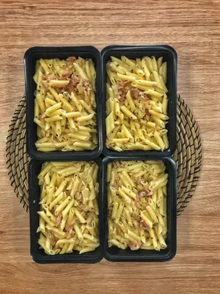 Pasta con salsa carbonara