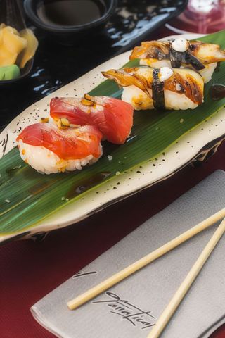Nigiri de atún fresco (2 piezas)