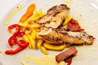 Punjeni pileći file 350g