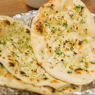 Garlic naan